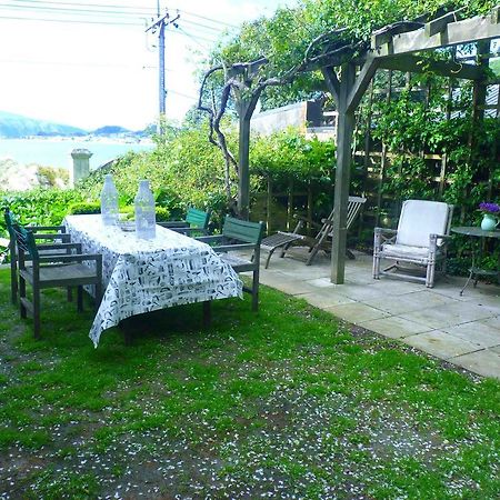 Beachfront Wellington Bed And Breakfast Exterior photo